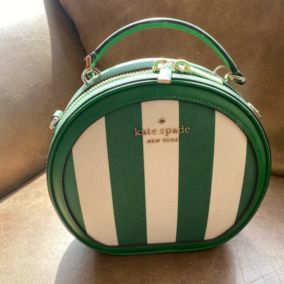 SOLD ❌❌❌- Kate spade canteen - Picture 2 of 3